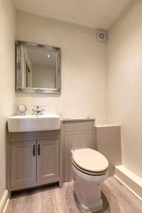Herring Girl House - Harbourside Property, Sleeps 8 Scarborough Dış mekan fotoğraf